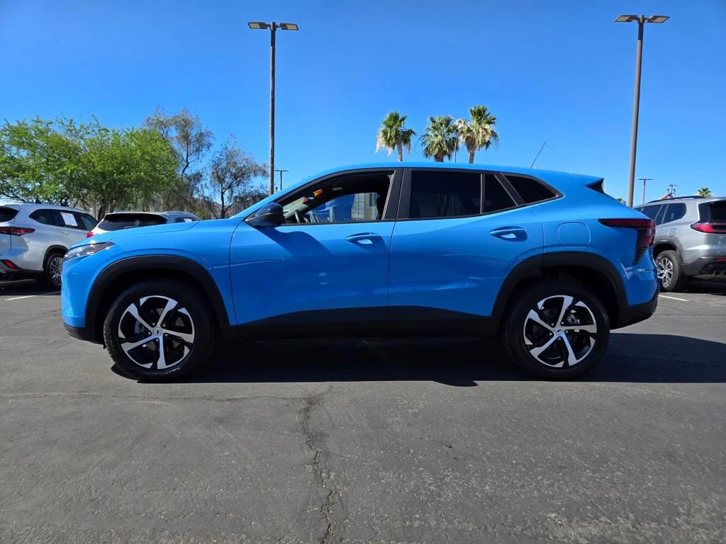 Used 2024 Fountain Blue Chevrolet 1RS image 3