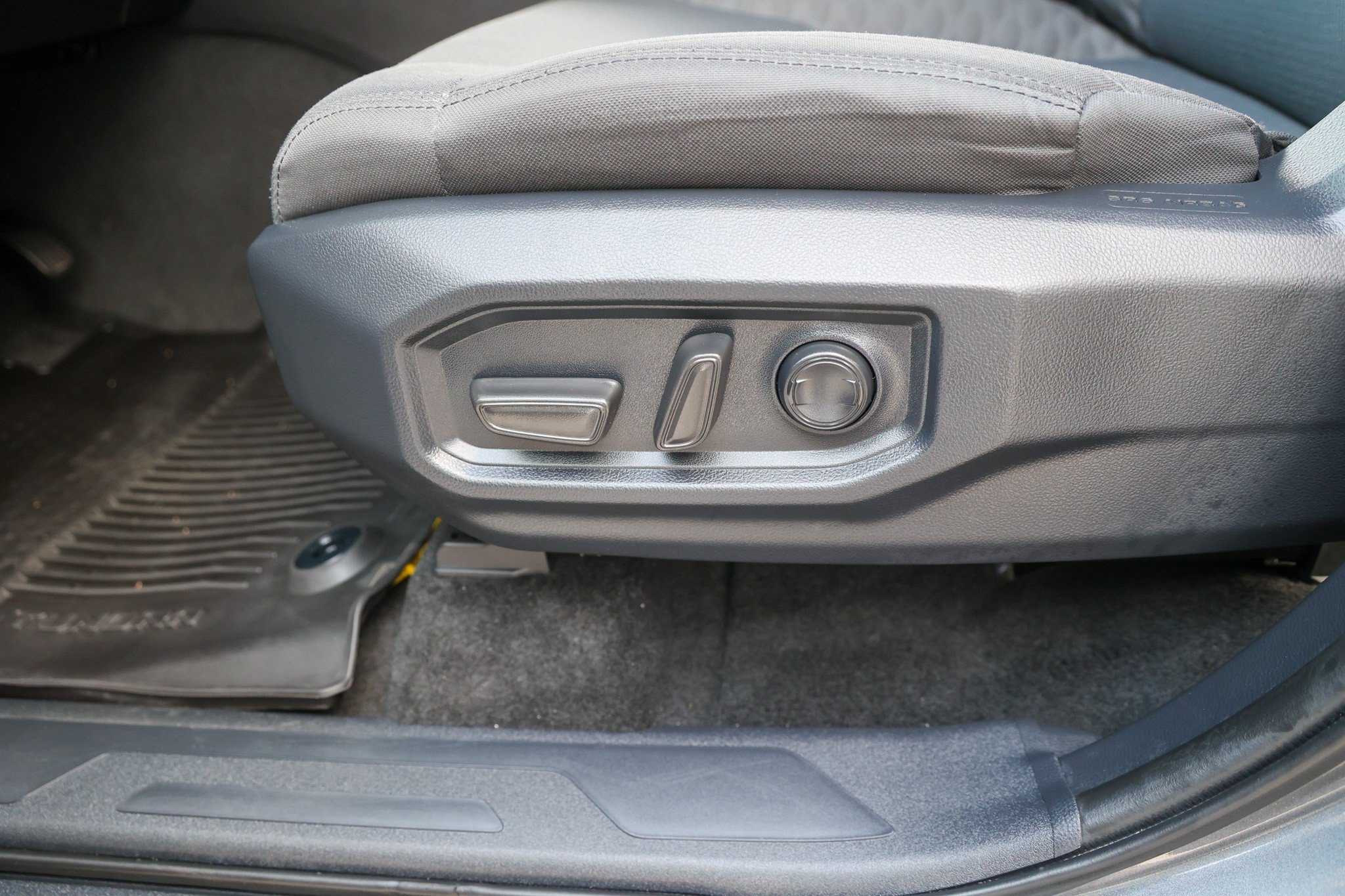 Used 2025 MAGNETIC GRAY MET Toyota SR5 image 28