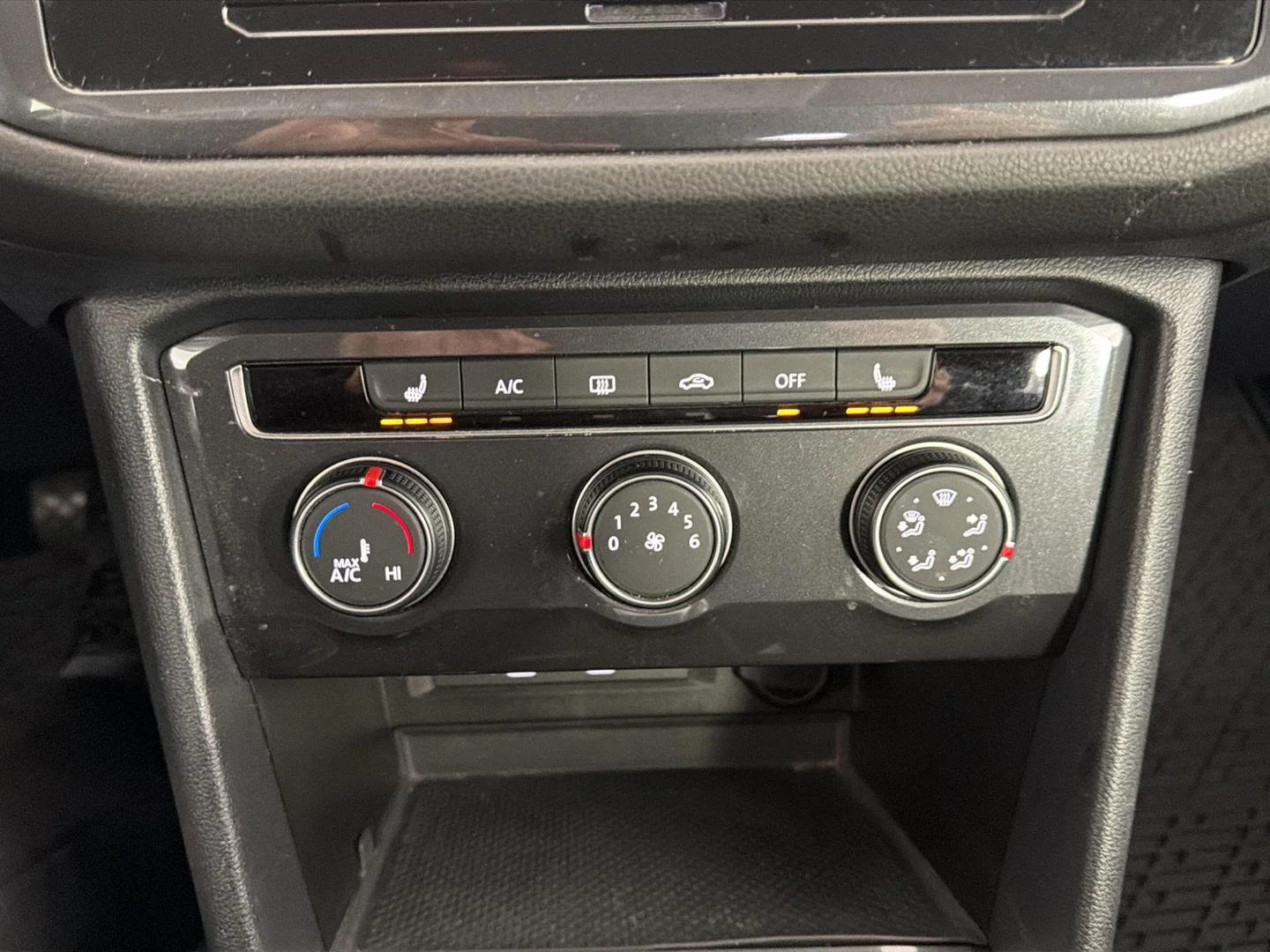 Certified Used 2023 Platinum Gray Metallic Volkswagen S image 17