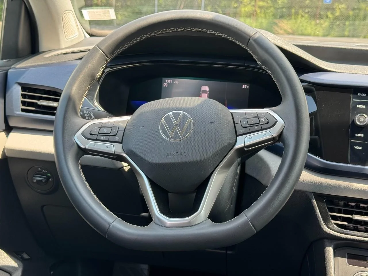 Used 2022 Pure White Volkswagen 1.5T SE 4Motion image 16