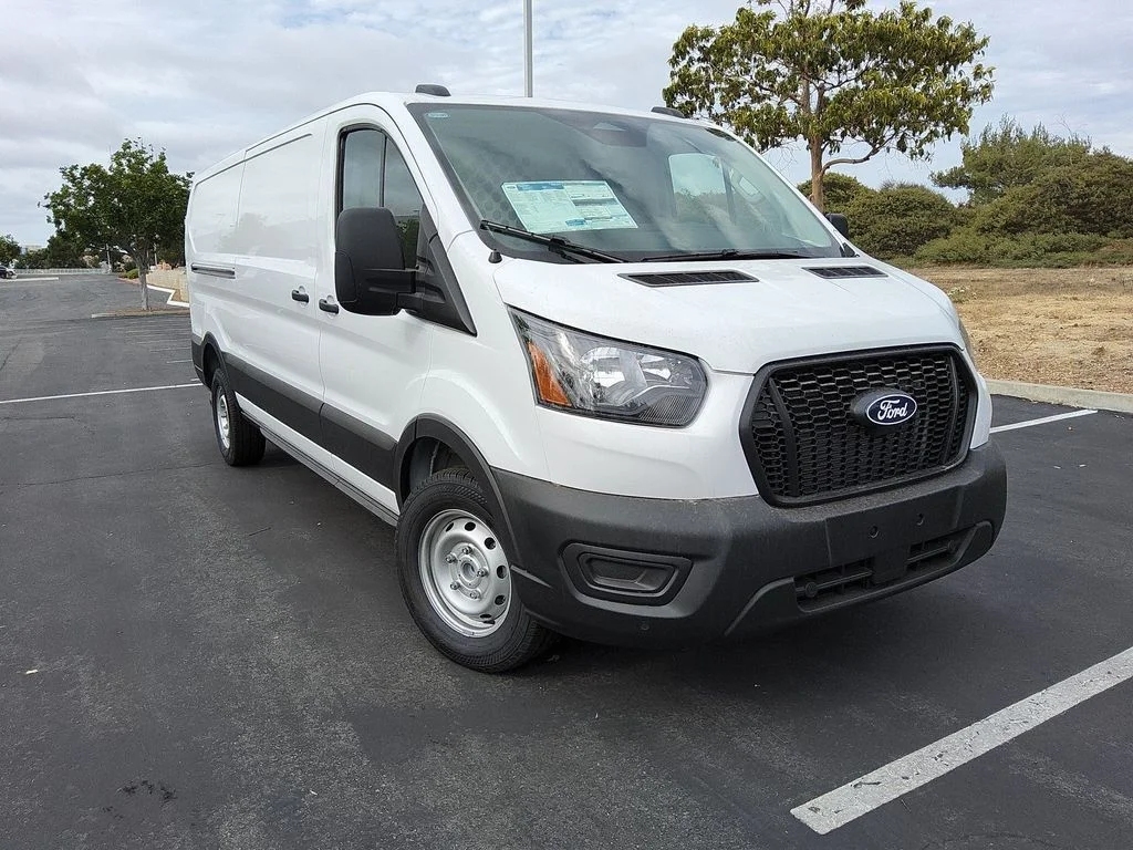 New 2026 Oxford White Ford Base image 3