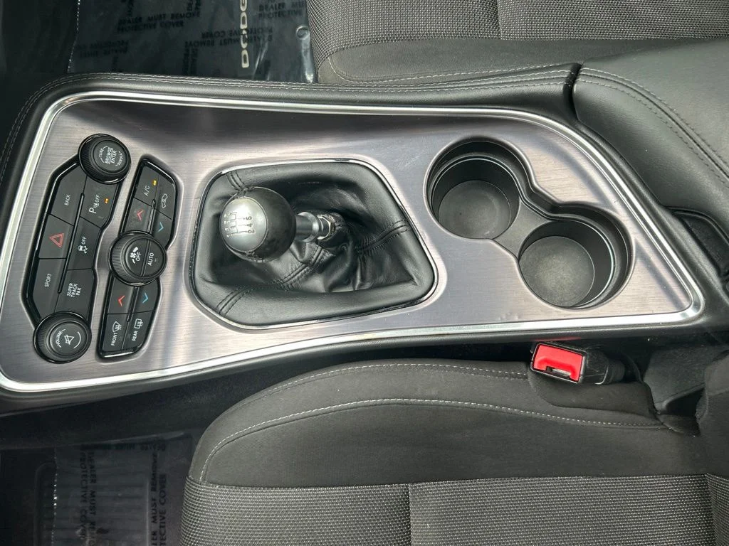 Used 2016 Silver Dodge R/T Shaker image 19