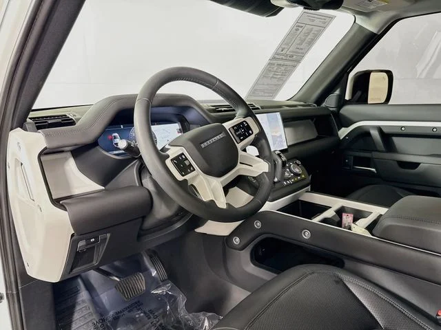 Used 2025 Fuji White Land Rover S image 9