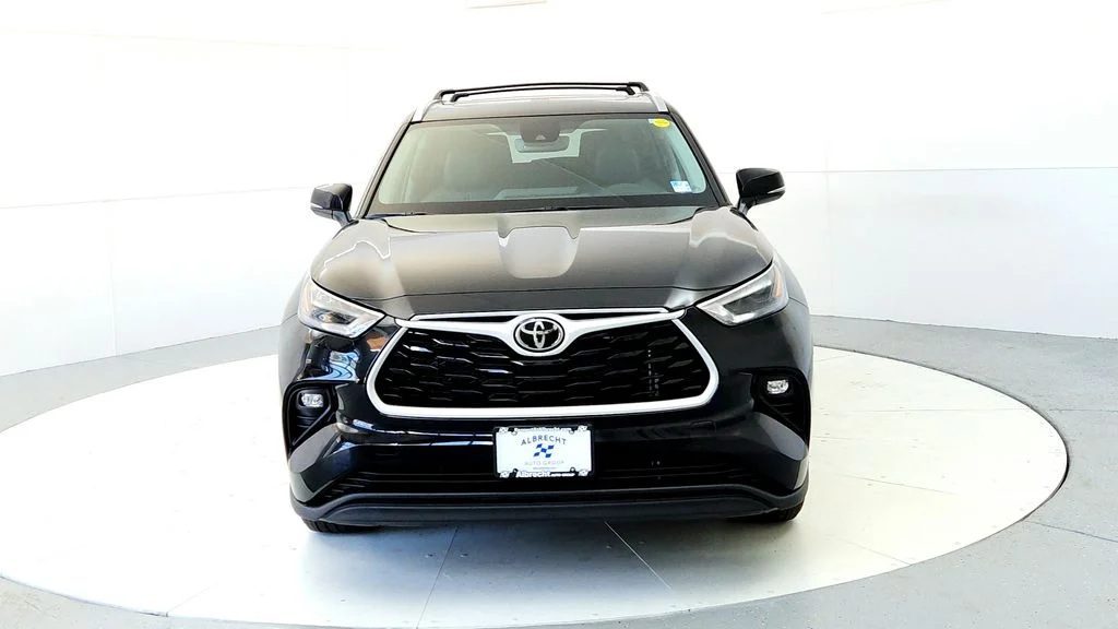 New 2026 Black Toyota XLE image 8