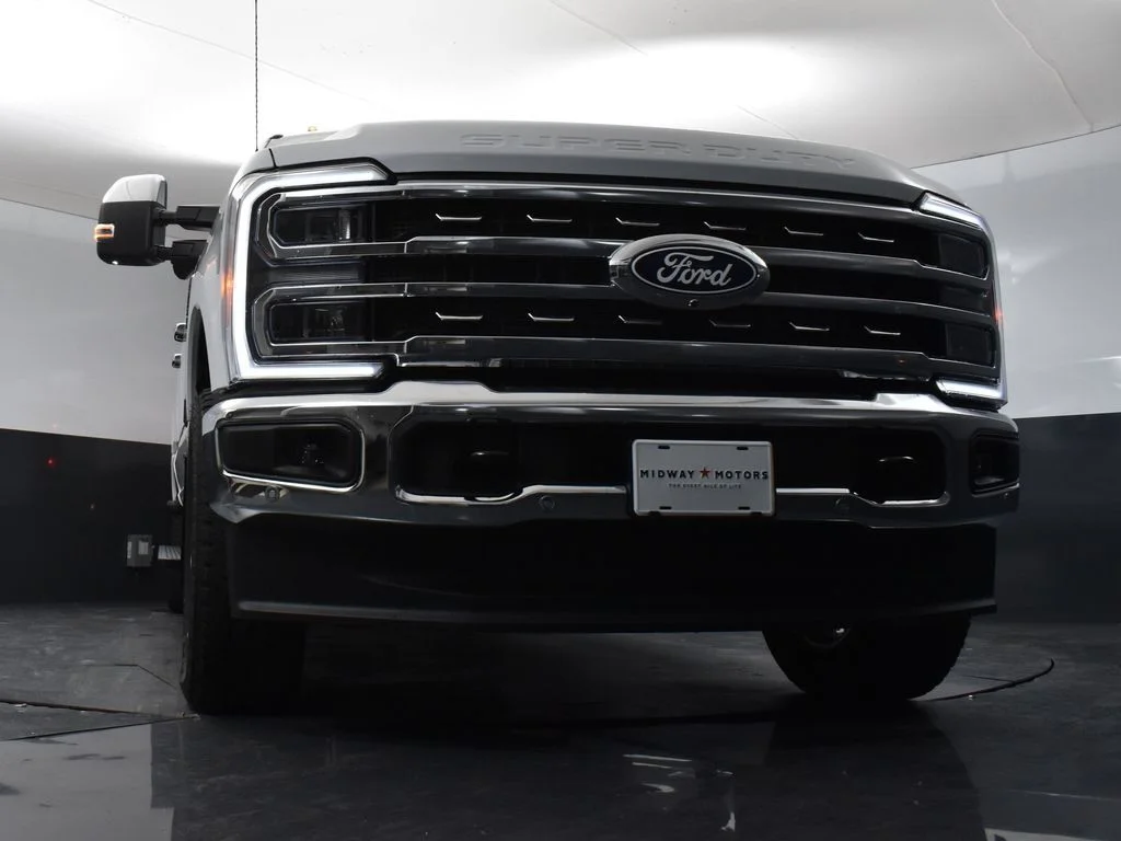 New 2027 Oxford White Ford F-250® Lariat® image 29