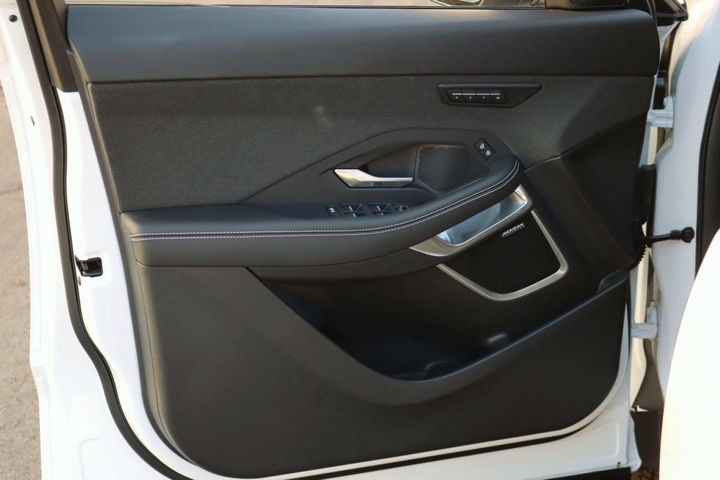 2024 JAGUAR E-PACE - Image 9