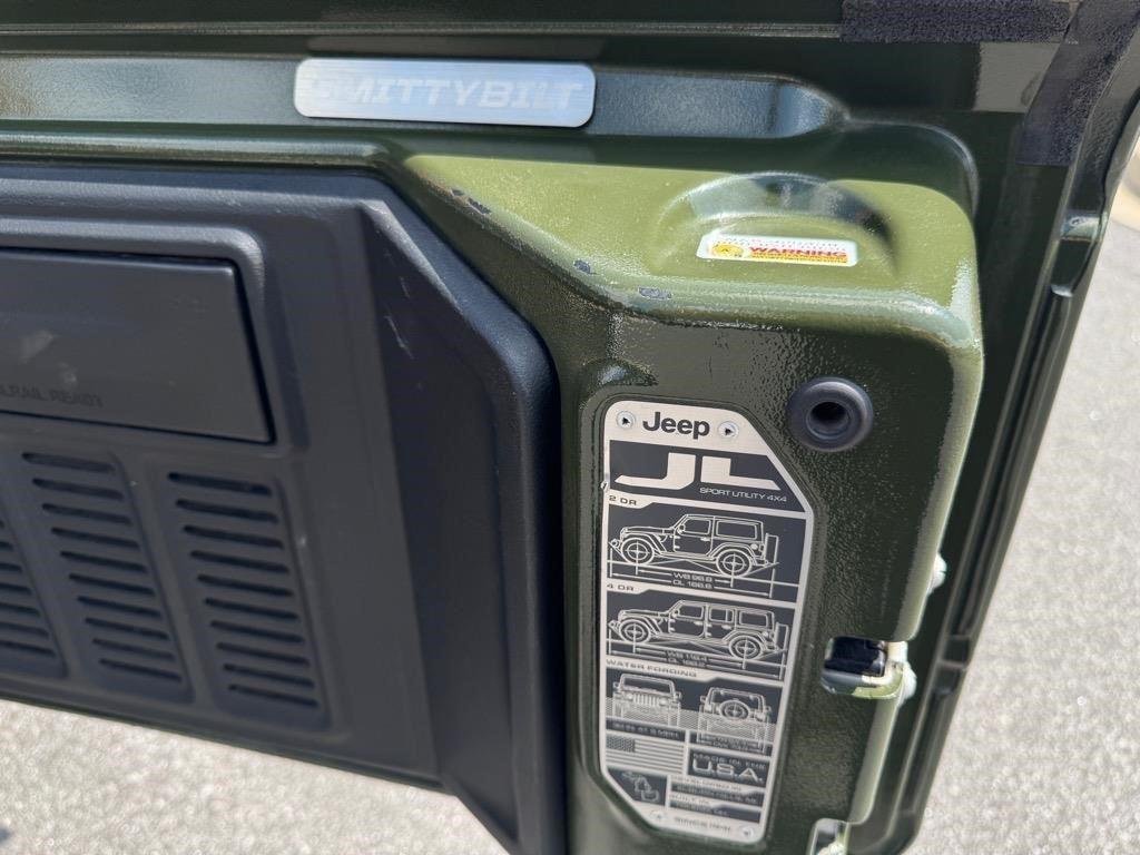 Used 2021  JEEP SPOR image 17