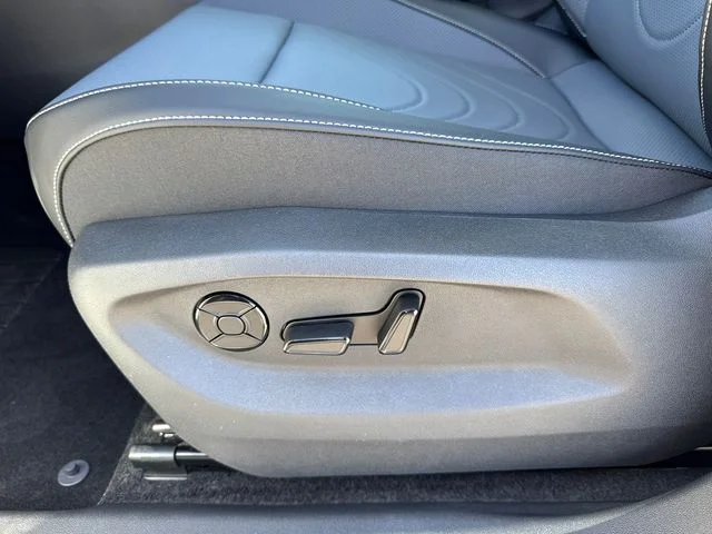 New 2026 Pure White Volkswagen 2.0T SE image 35