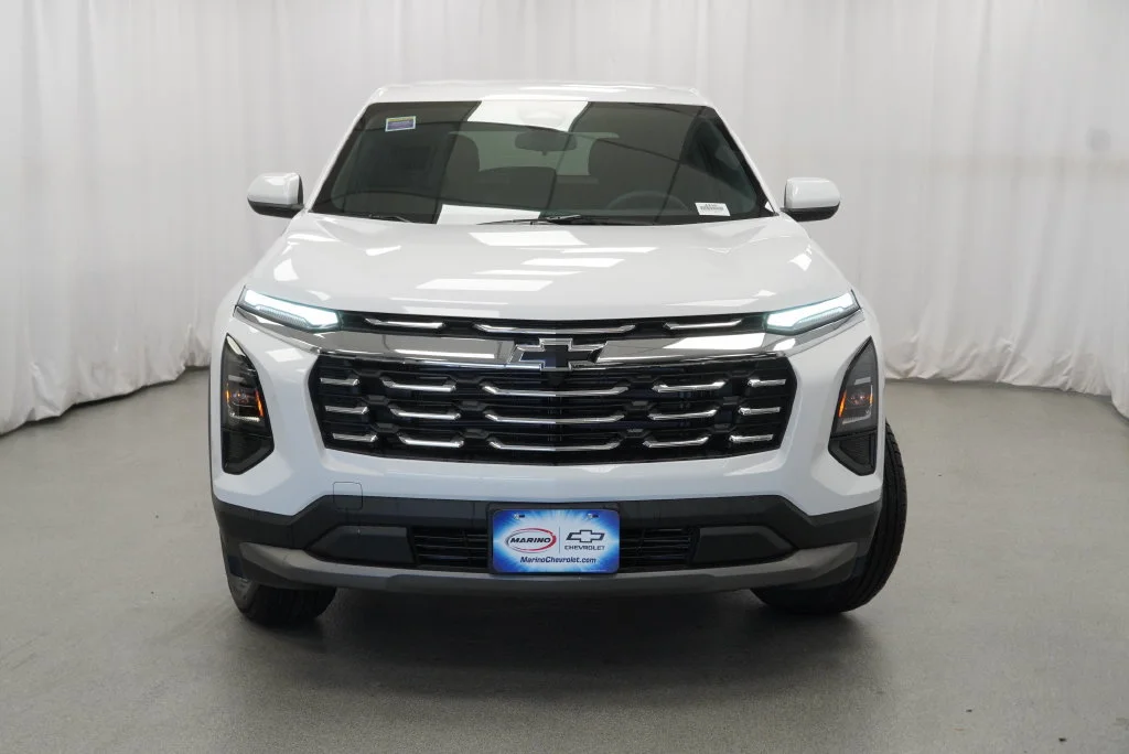 New 2027 Summit White Chevrolet LT image 33