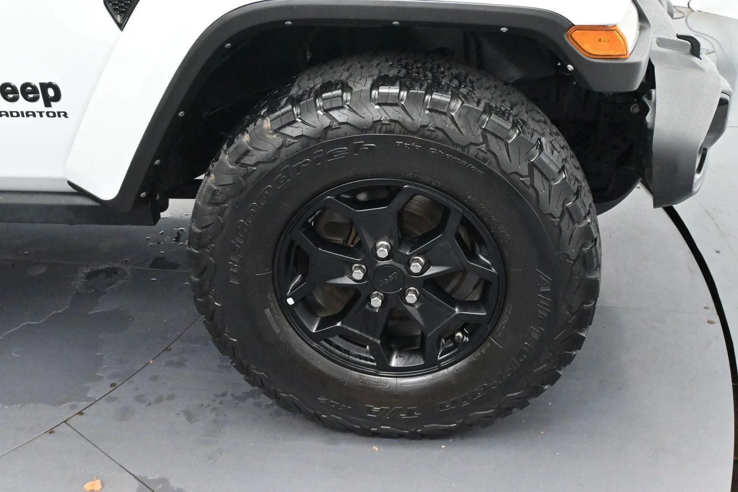 Used 2022 White Jeep Willys image 27