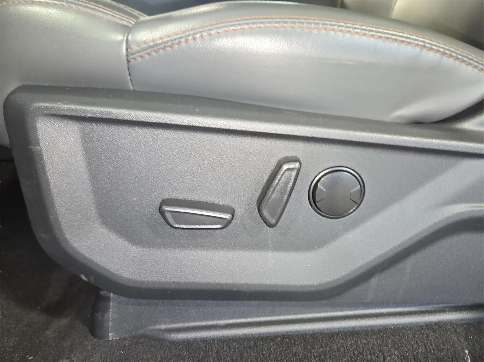 Used 2025 Agate Black Ford Active image 20