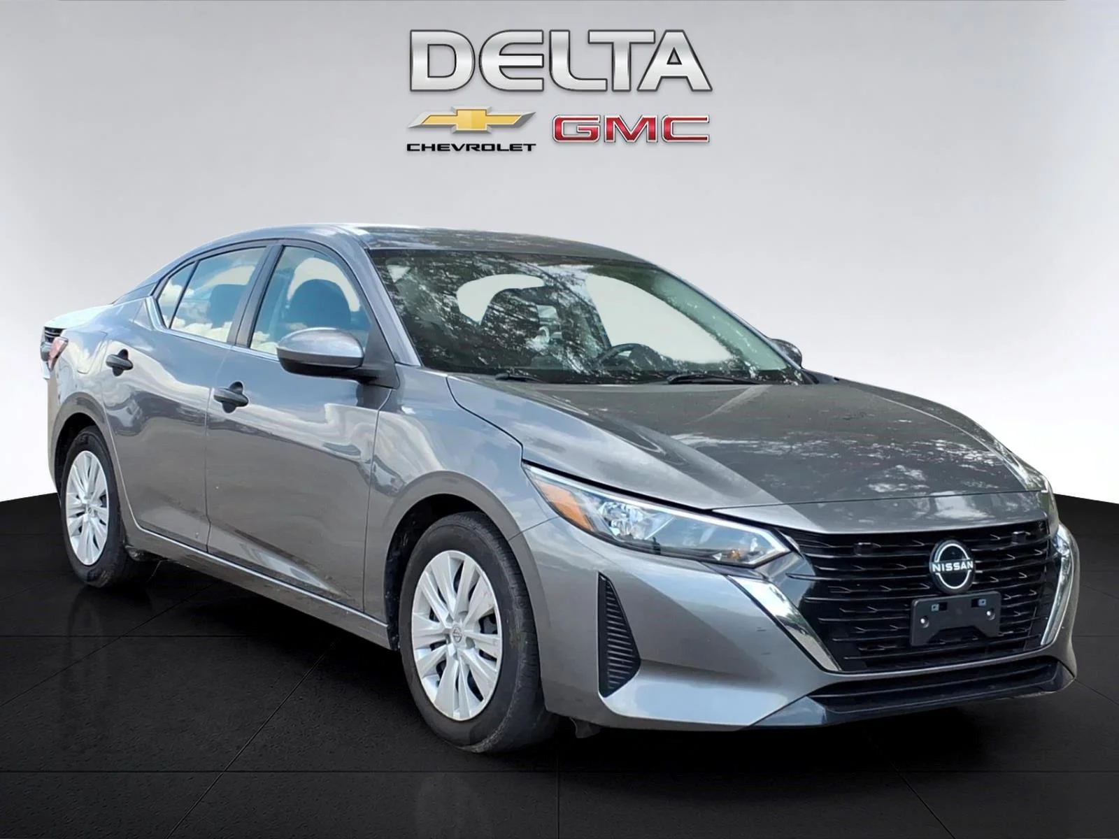 Used 2024  Nissan S image 7