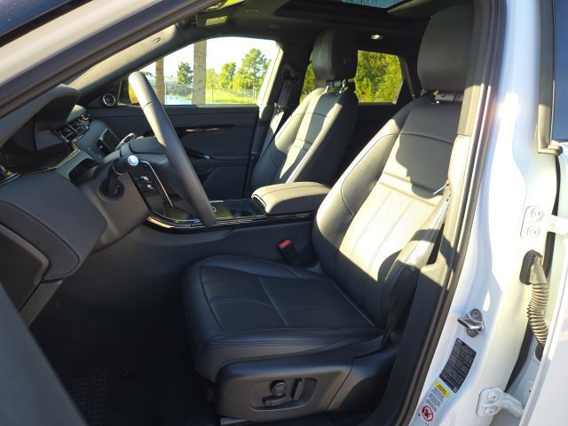 Used 2026 Fuji White Land Rover Dynamic SE image 13