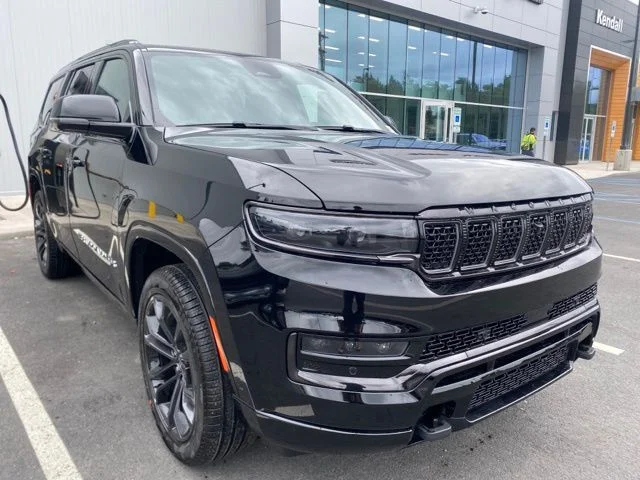 New 2024 Diamond Black Crystal Pearl-Coat Exterior Paint Jeep Series II image 7
