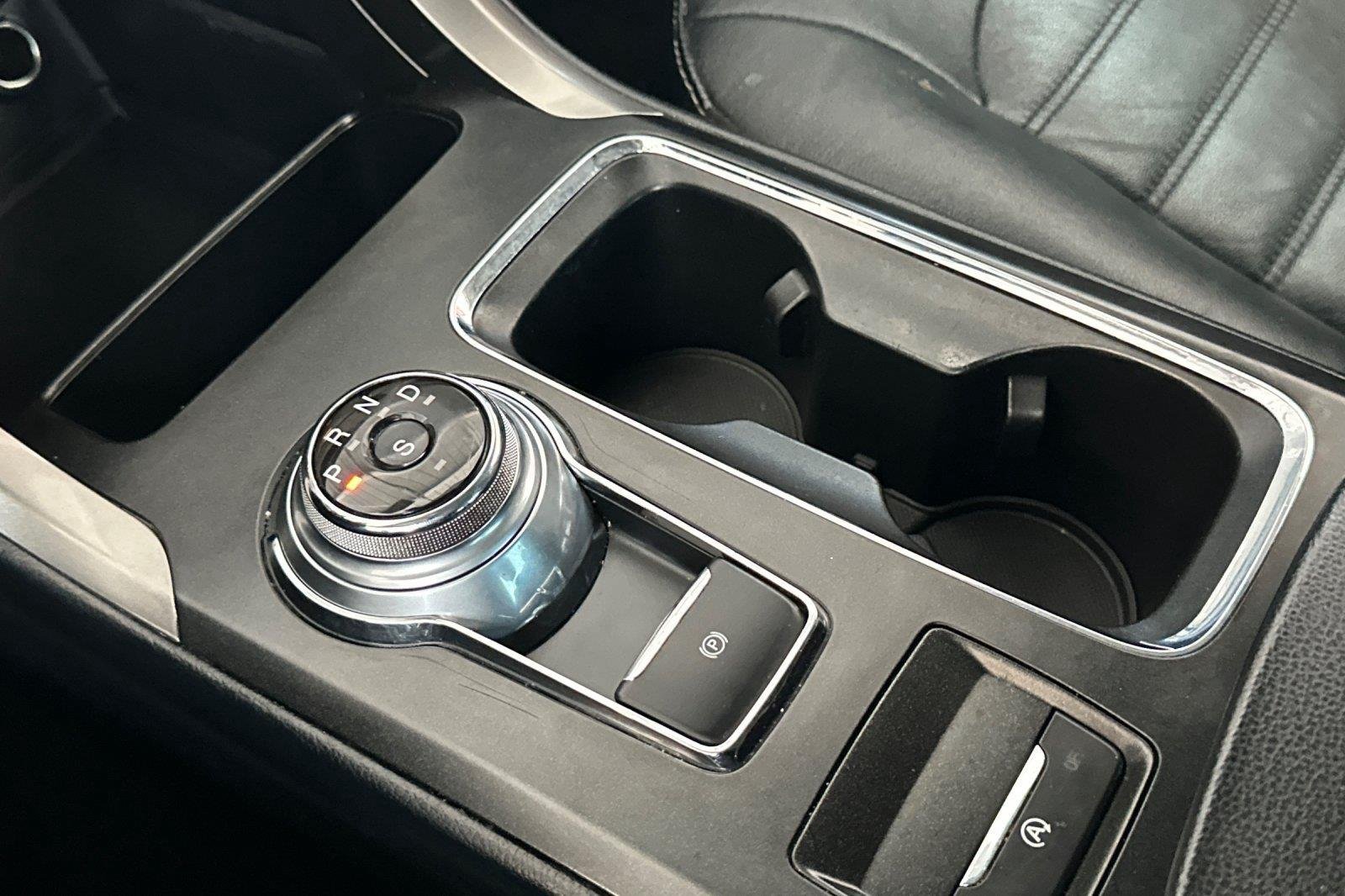 Used 2017 Magnetic Ford SE image 20