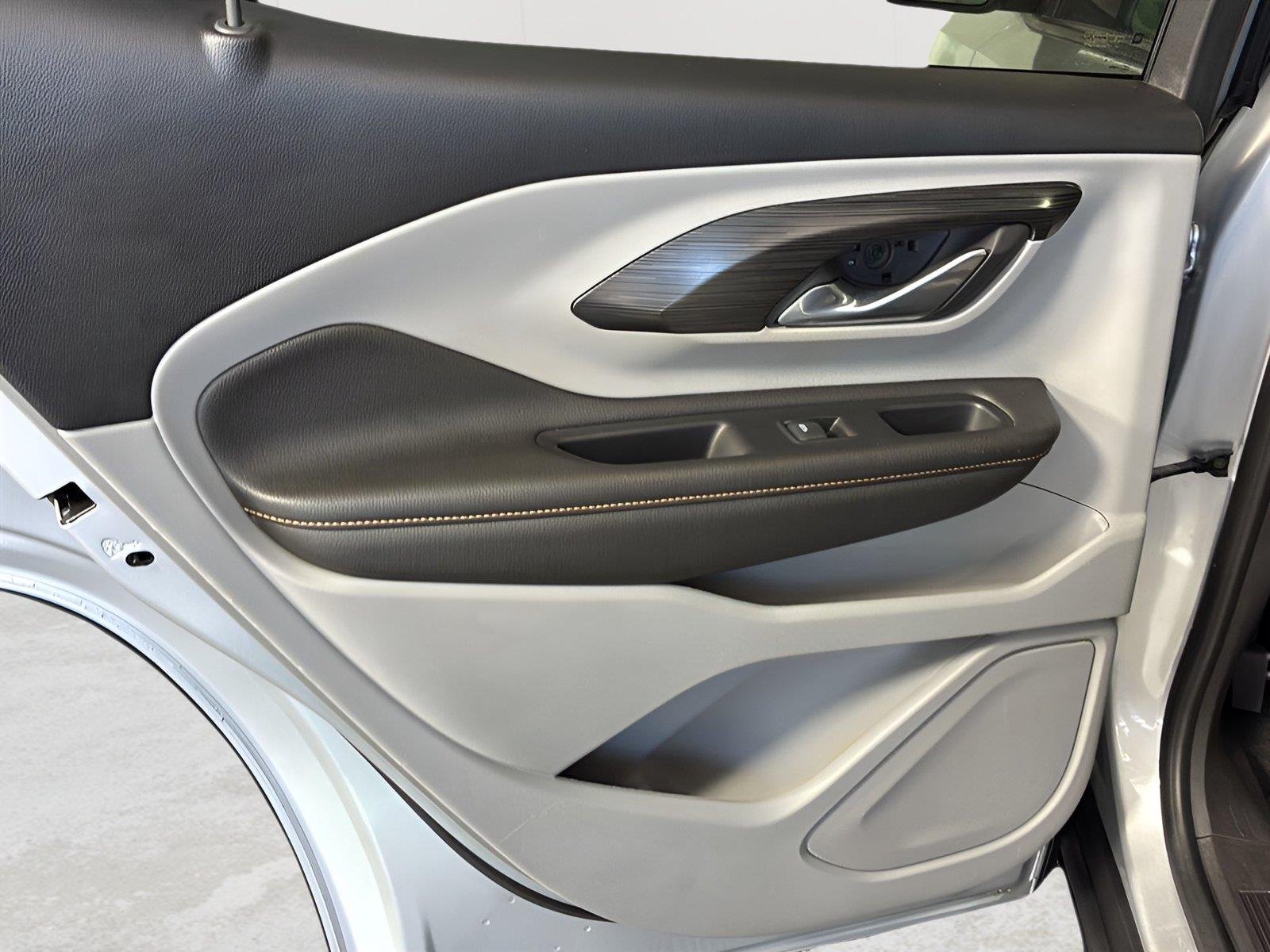 Used 2019 Quicksilver Metallic GMC SLT image 22