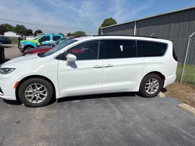 2022 Chrysler Pacifica Touring L's photo