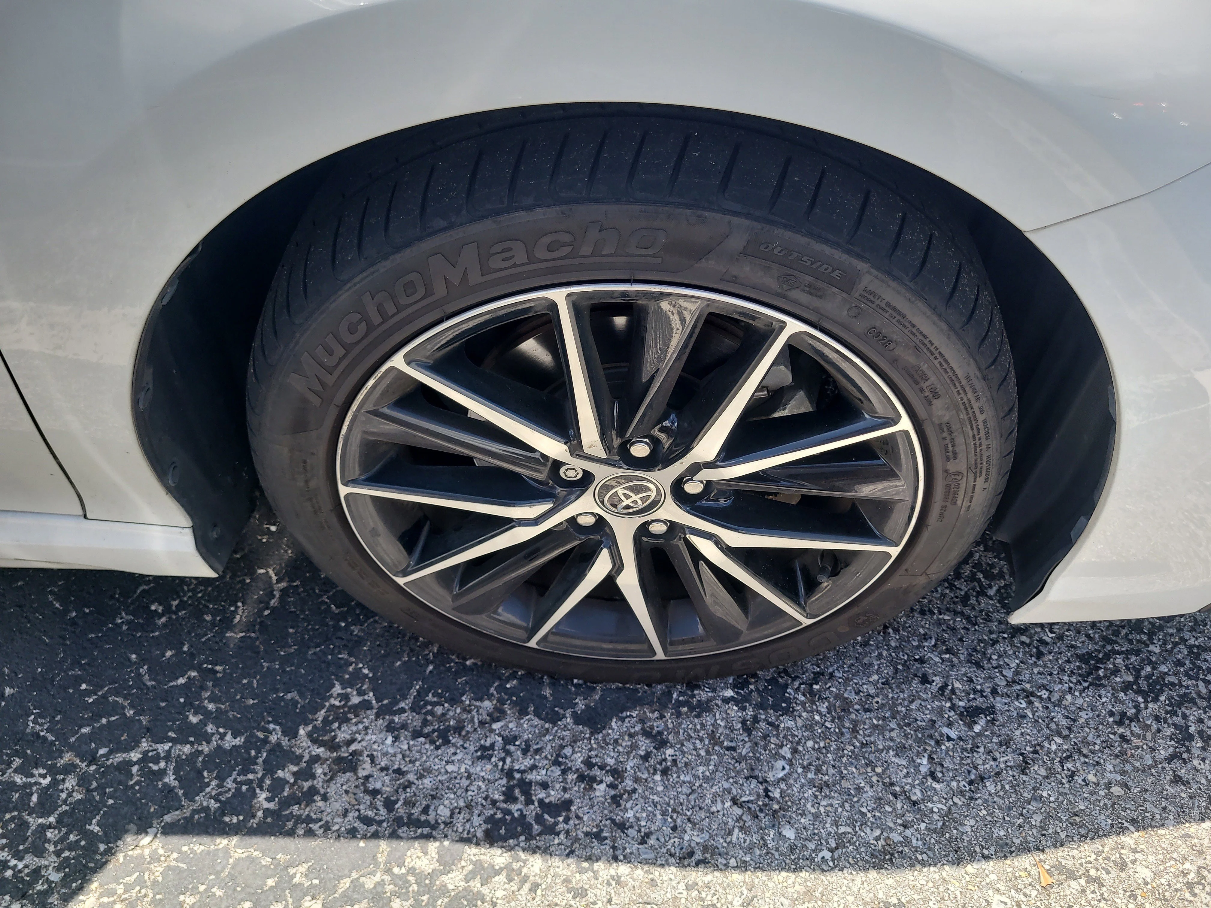 Used 2021 Super White Toyota SE Nightshade image 8
