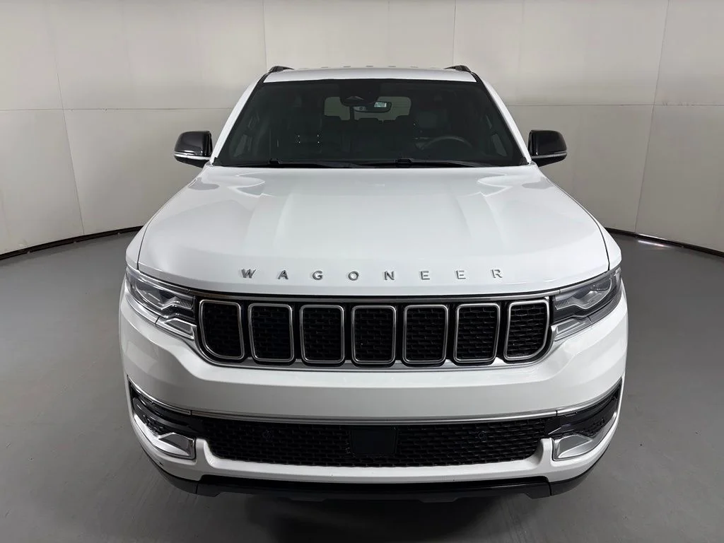 Used 2023 White Jeep Base image 3