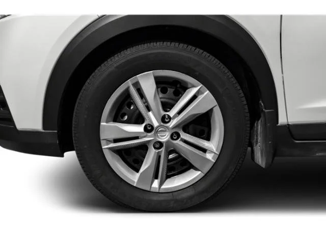 Used 2018 Brilliant Silver Nissan S image 14