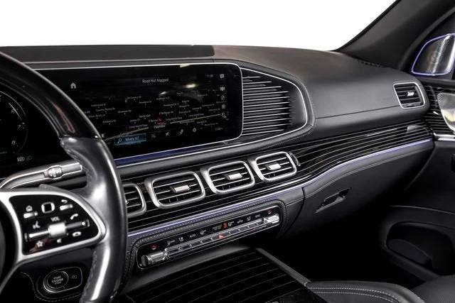 Used 2021 Maybach Two-Tone Paint Iridium Silver/Selenite Gre Mercedes-Benz Maybach GLS 600 image 34