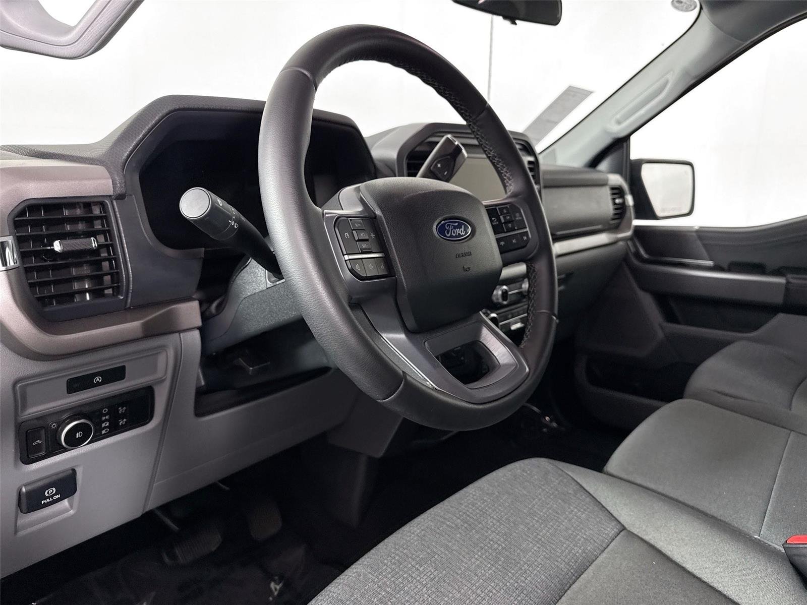 Used 2025 Carbonized Gray Ford XLT image 4