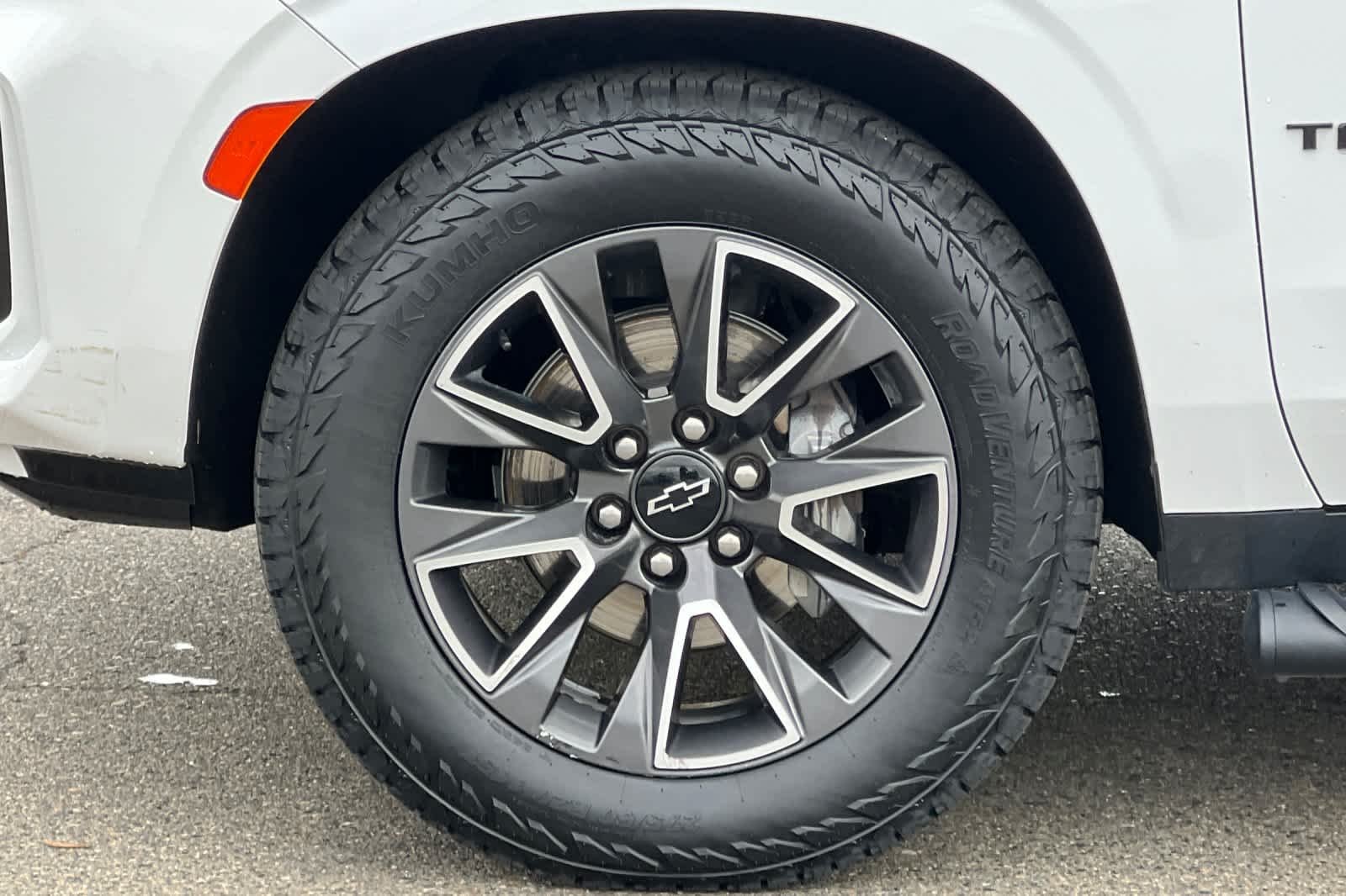 Used 2023 Summit White Chevrolet Z71 image 33