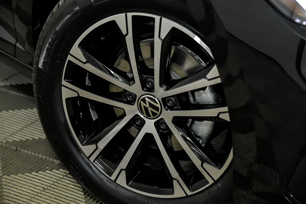 New 2026 Black Volkswagen 1.5T Sport image 3