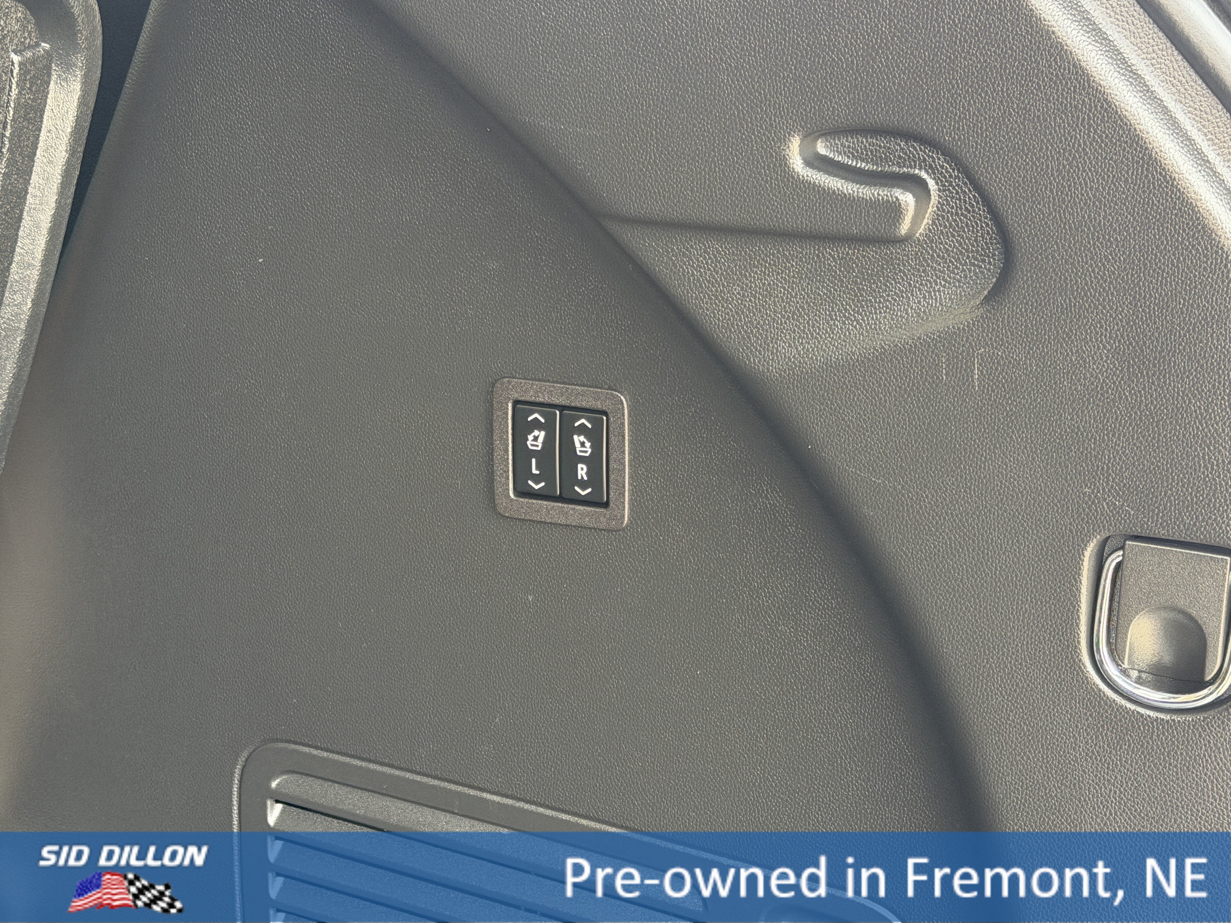 Used 2023 Emperor Blue Metallic Buick Avenir image 6