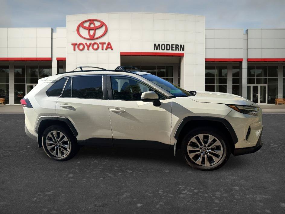 Used 2022 Blizzard Pearl Toyota XLE Premium image 12