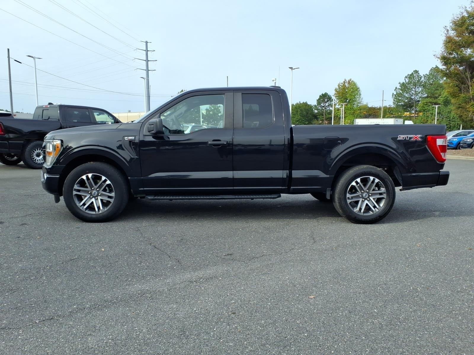 Used 2021 Agate Black Metallic Ford XL image 3