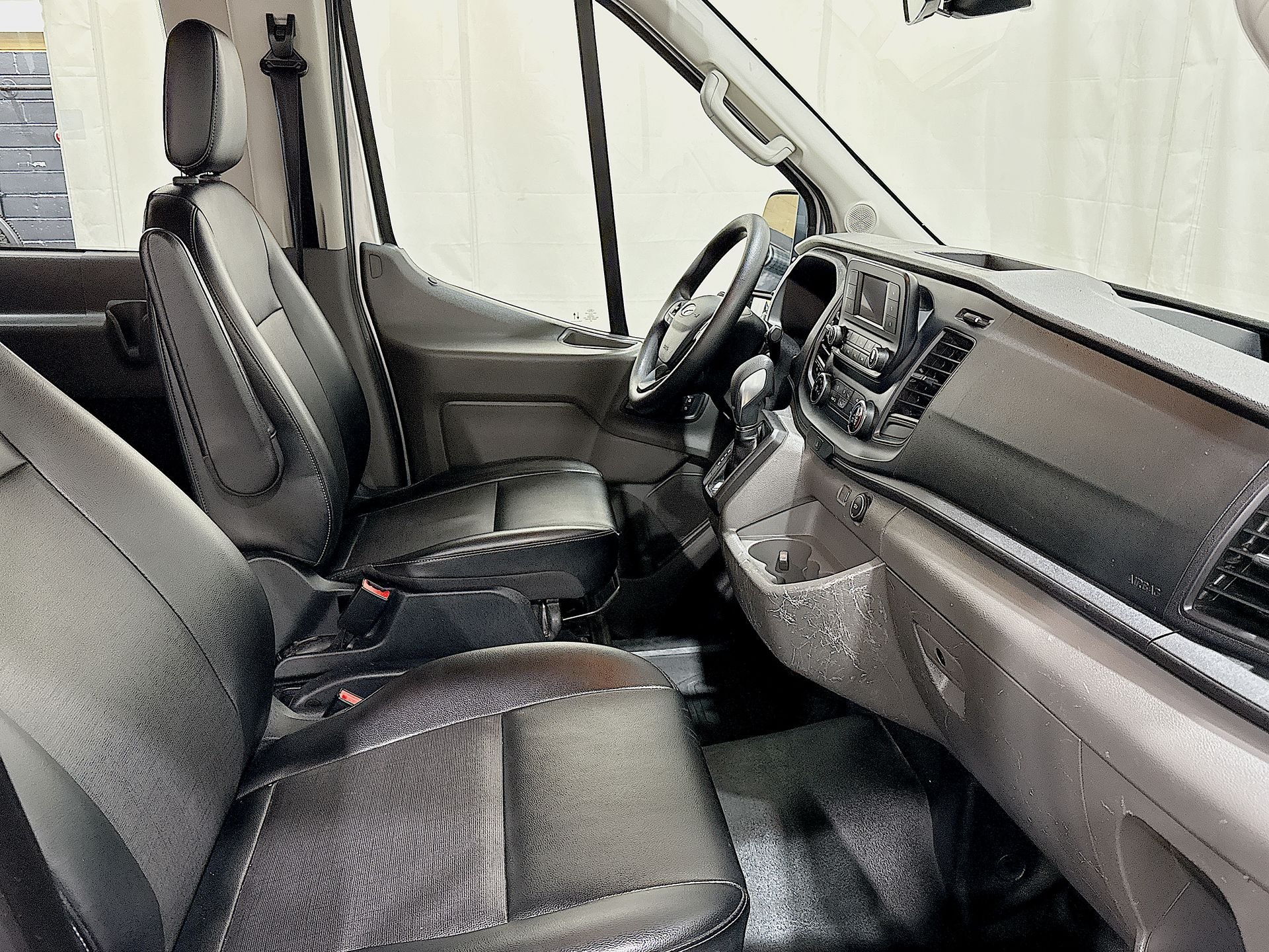 2020 Ford Transit Passenger Van XL - Photo 23