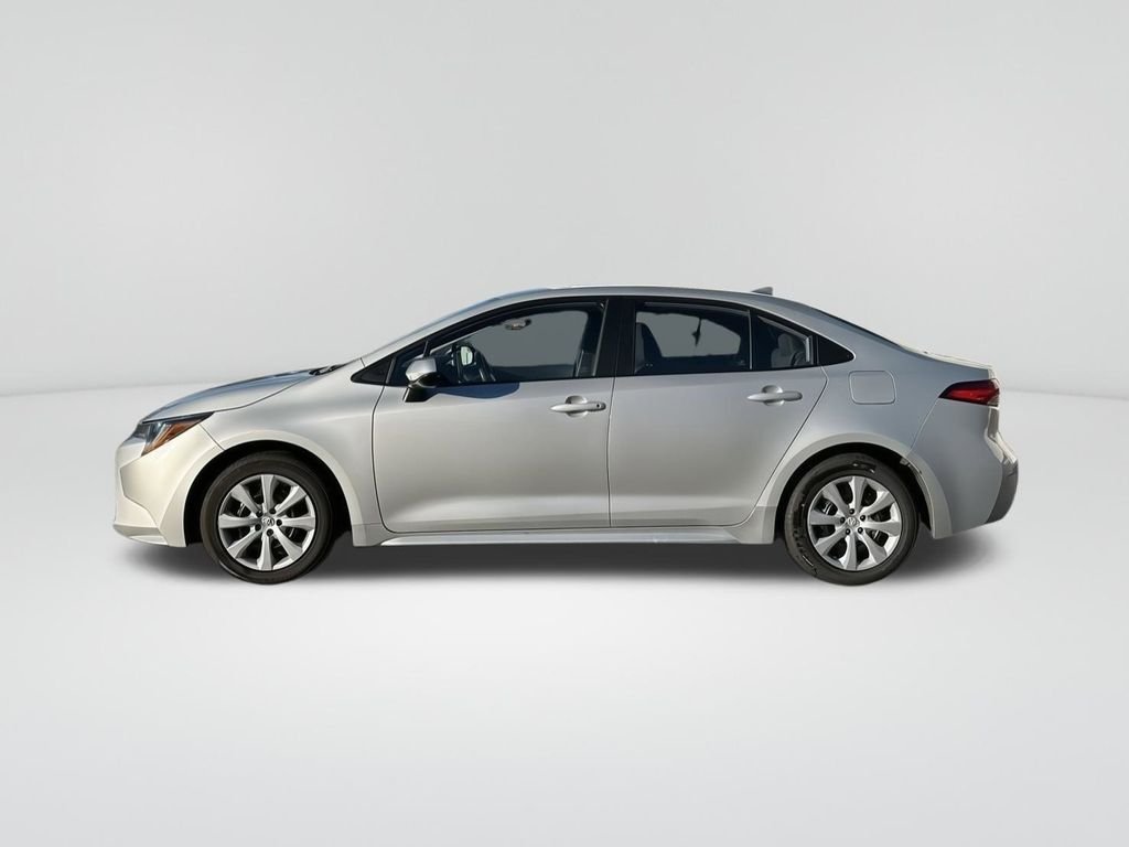 2022 Toyota Corolla LE photo 2