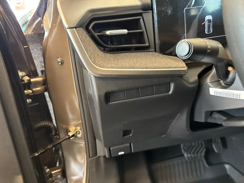 New 2026 Canyon Bronze Metallic Nissan S image 15