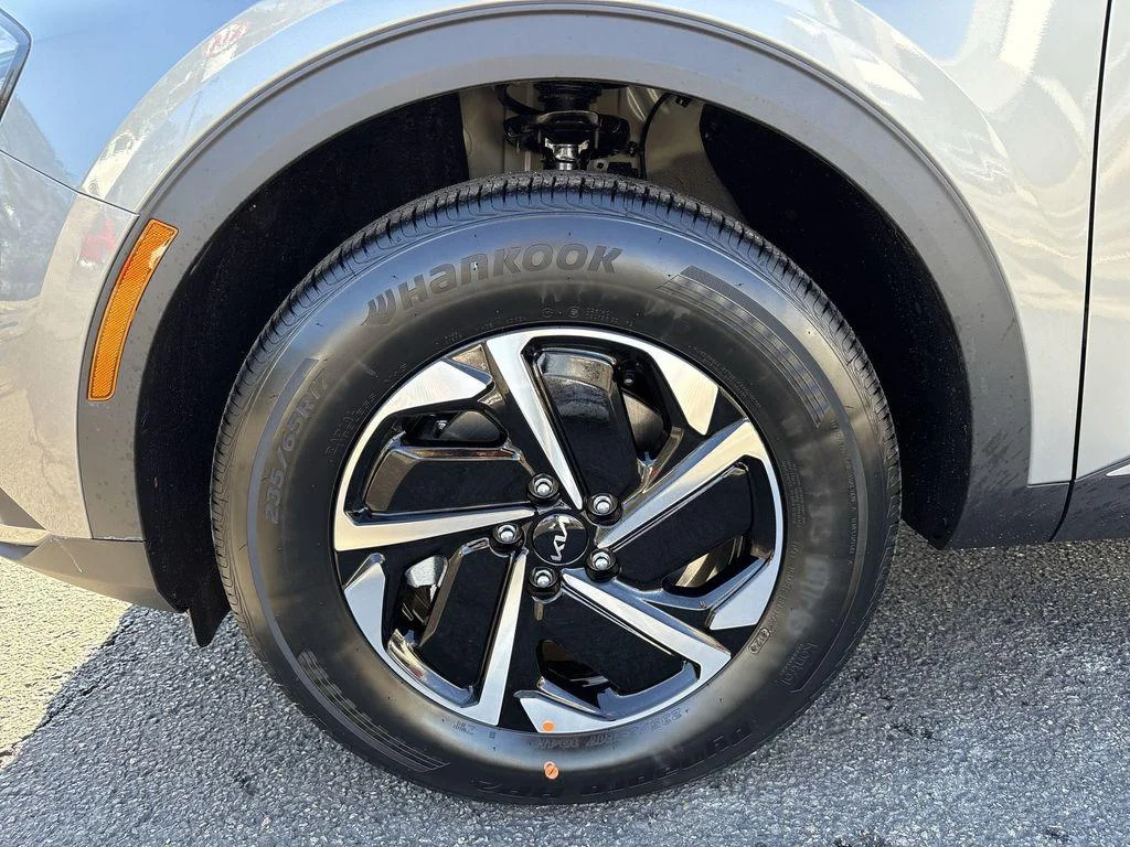 2025 Kia Sportage LX Hybrid - Photo 12