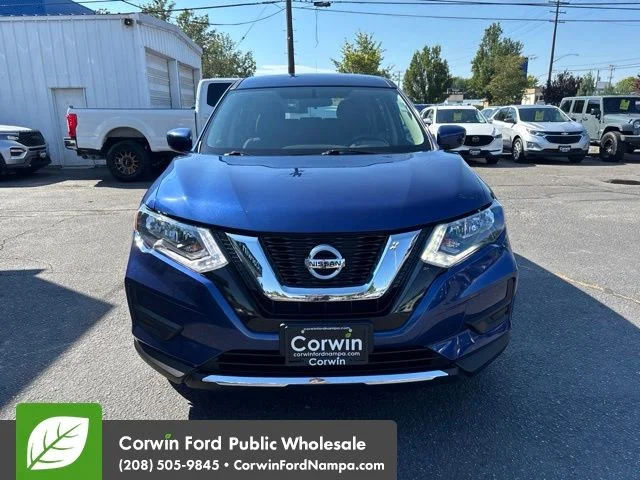 Used 2017 Caspian Blue Nissan  image 2