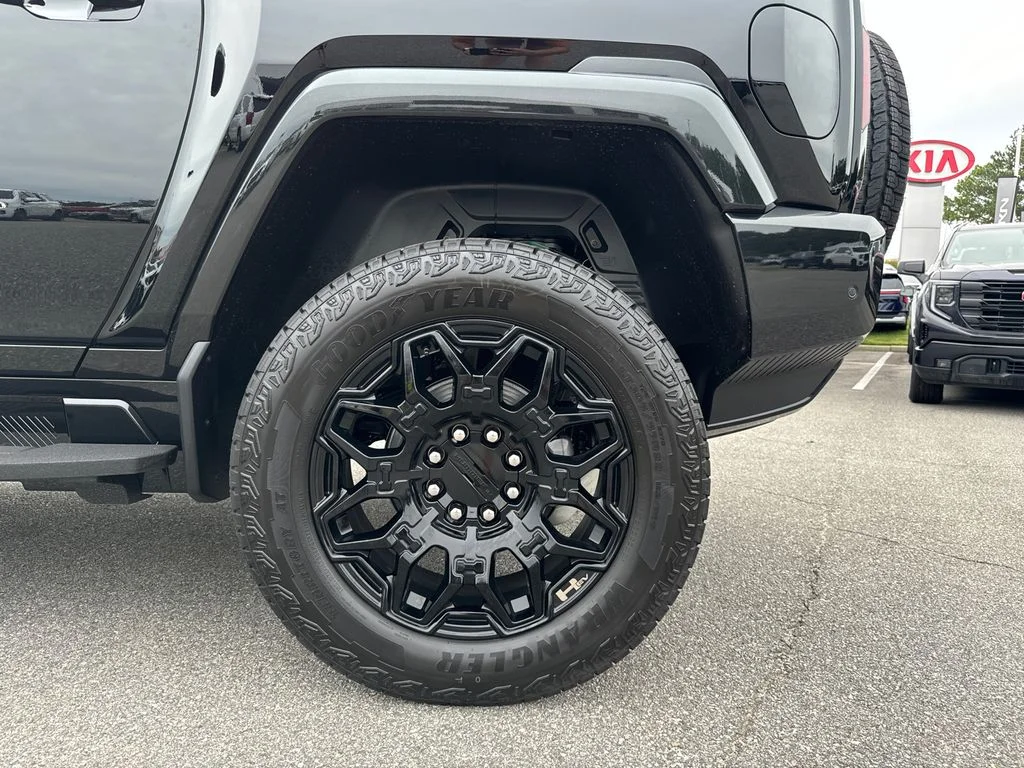Used 2025 Black GMC 2X image 19