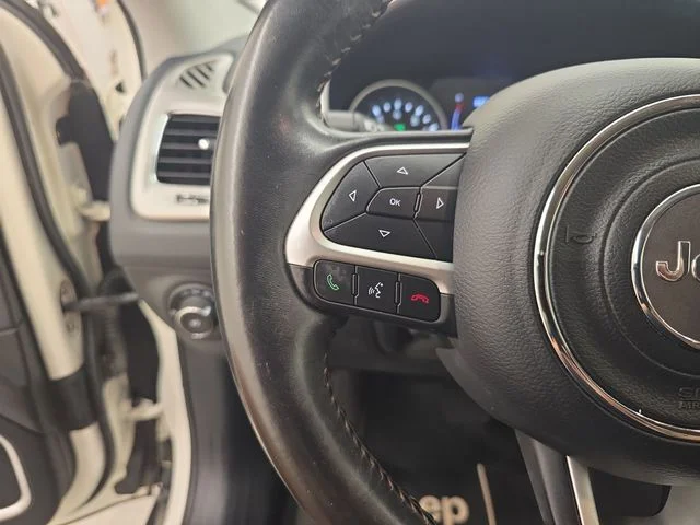 Used 2018 White Clearcoat Jeep Latitude image 29
