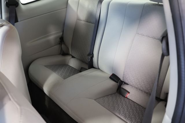 Used 2005 White Chevrolet Base image 14