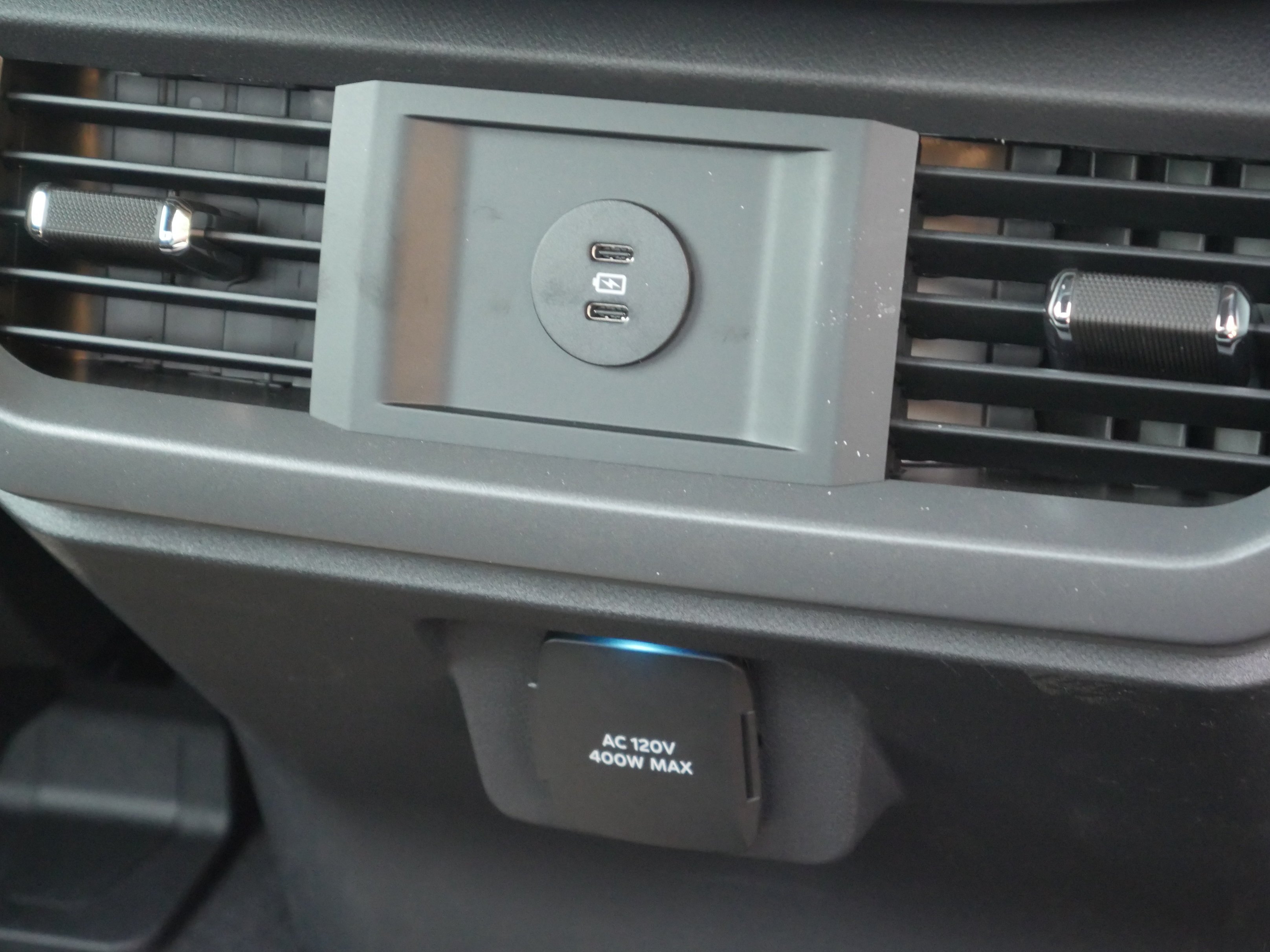 New 2026 Agate Black Metallic Ford XLT image 32