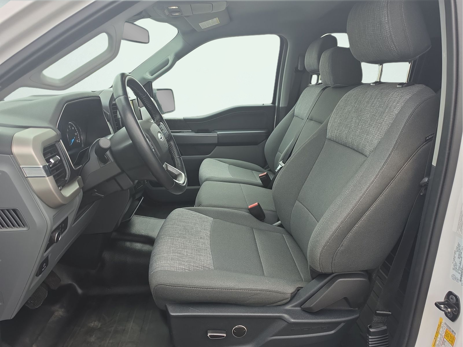 Used 2021 White Ford XLT image 10