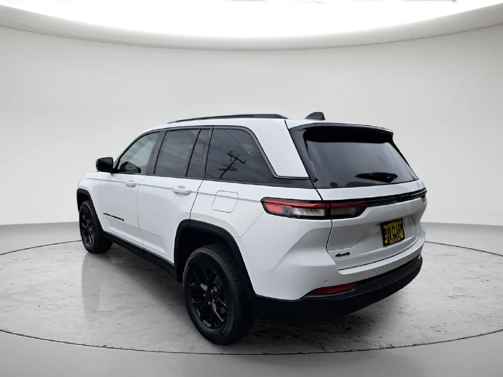 New 2026 White Jeep Altitude image 7