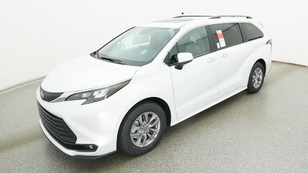 2026 Toyota Sienna XLE 8-Passenger Hybrid FWD's photo