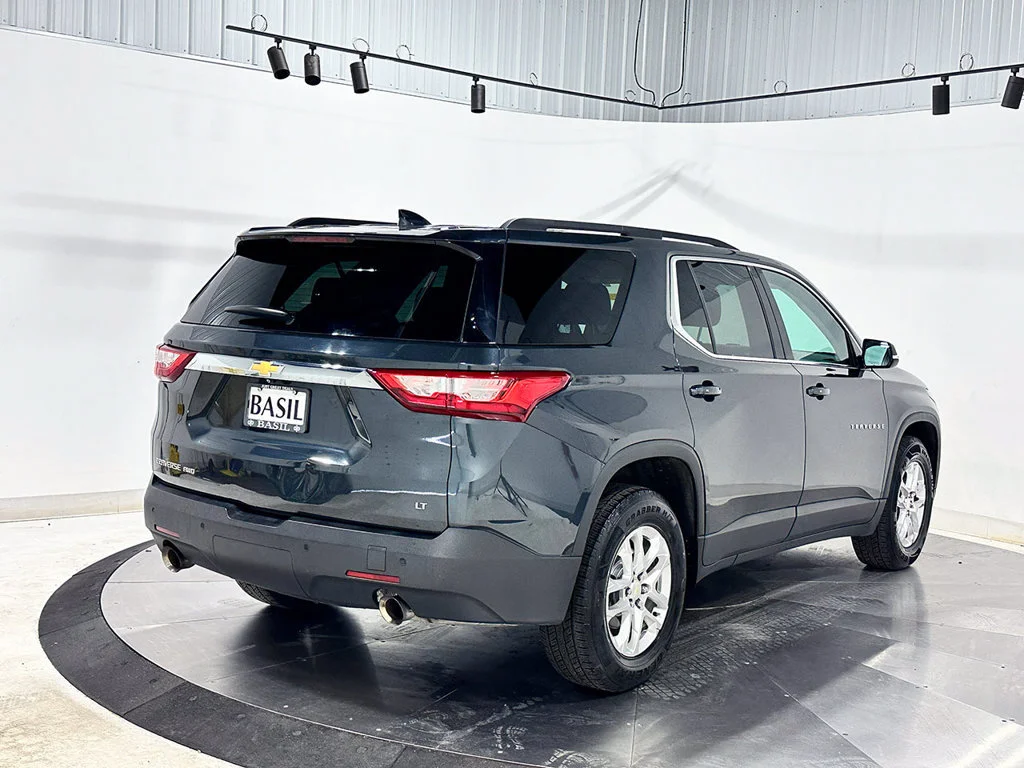 Used 2020 GRAPHITE METALLIC Chevrolet LT Leather image 11