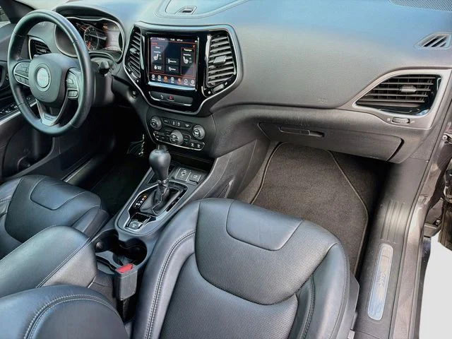 Used 2019 Gray Jeep Limited image 29