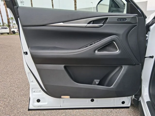 New 2027 RADIANT WHITE INFINITI Luxe FWD image 17