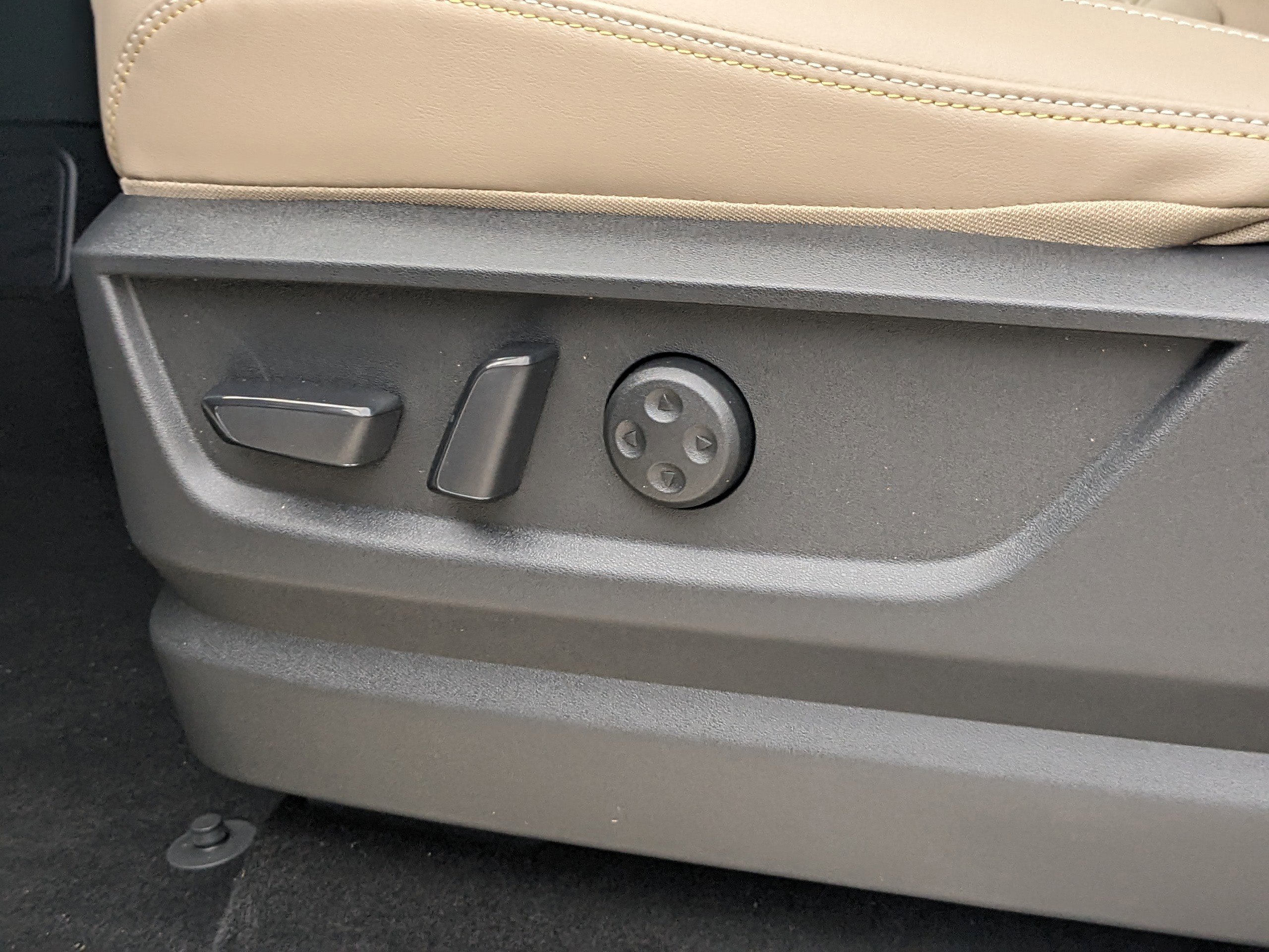 2026 Nissan Armada Platinum - Photo 23