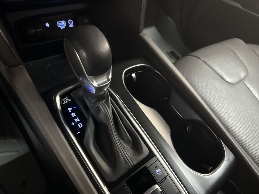 Used 2020 Quartz Hyundai Limited image 26