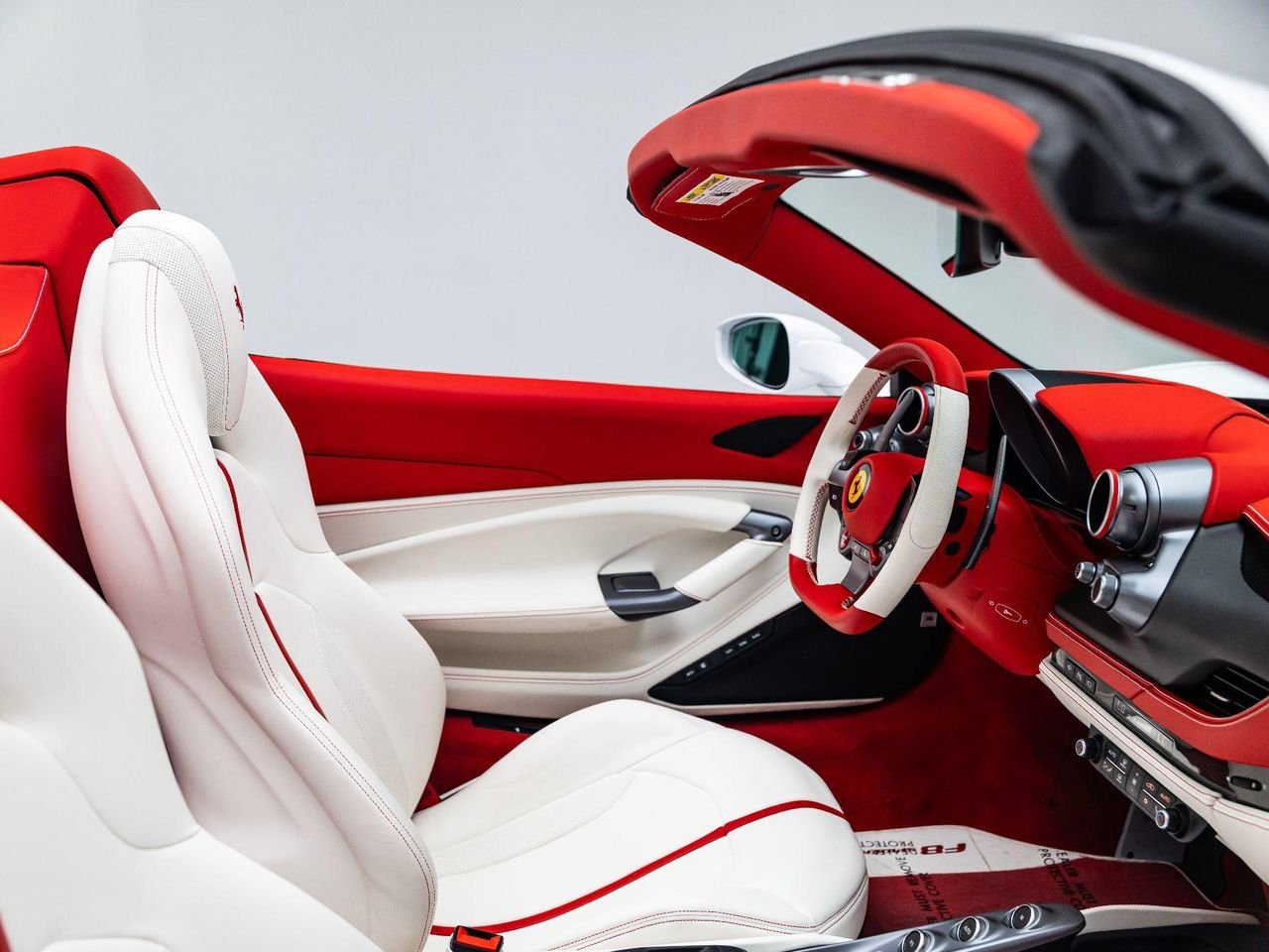 Used 2022 Bianco Cervino - Extra Campionario Ferrari Spider image 38