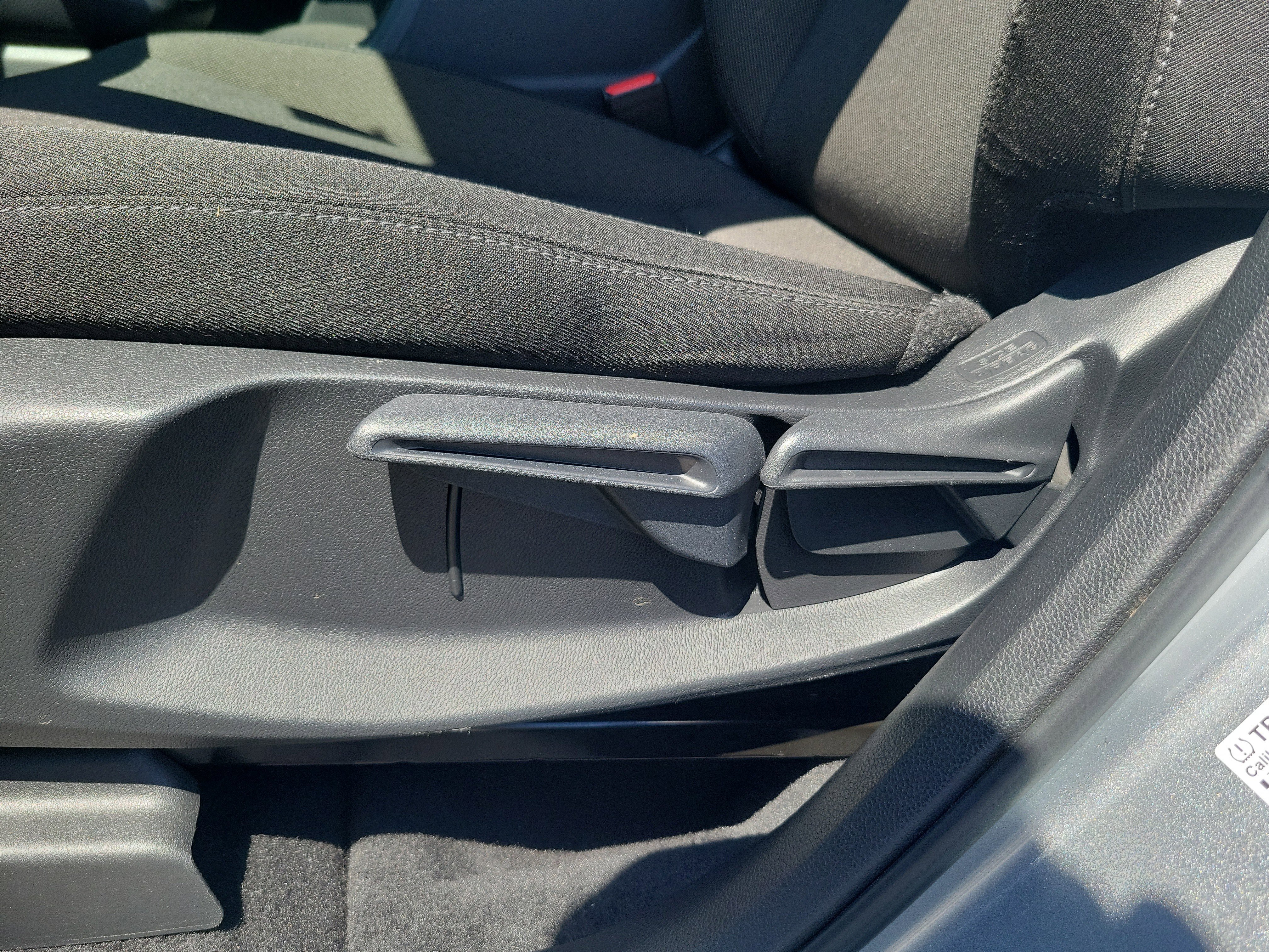 2025 Honda CR-V LX - Photo 42